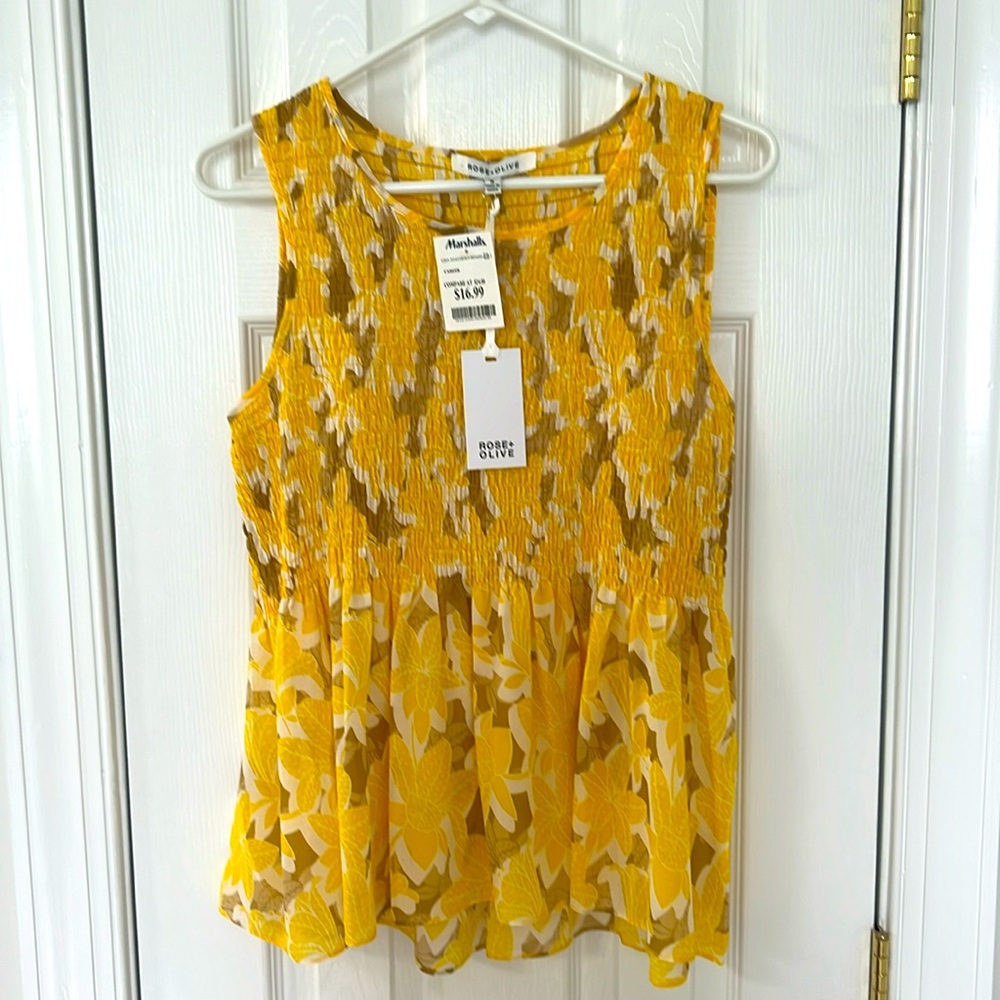 Rose + Olive NWT sleeveless  blouse size medium